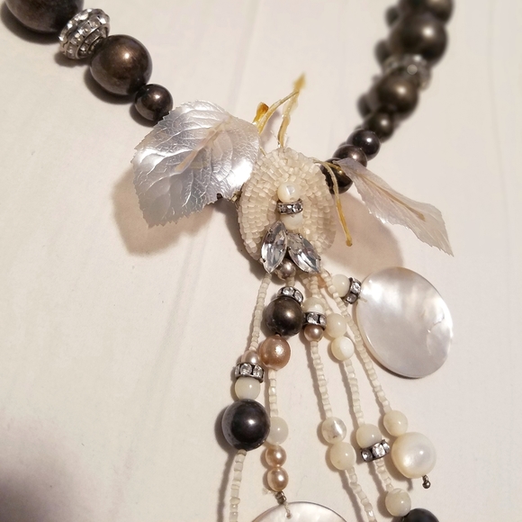 Beaded Leaf and Shell Necklace - Picture 6 of 7